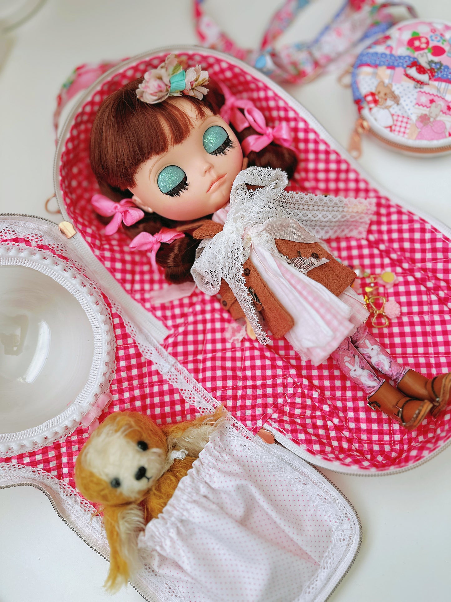 NEW!! Doll carrier bag. Handmade  1/6 doll case.  Blythe accessories